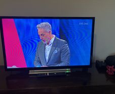 Tosiba tv 32' with remote