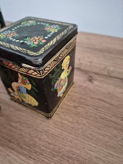 3 vintage tins