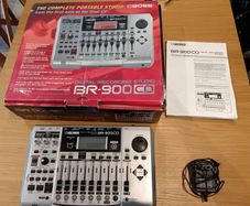 BOSS BR-900CD Digital Recording Studio