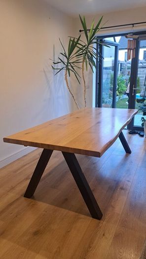 Oak dinning table