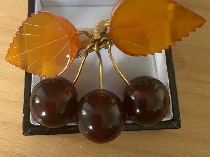 Vintage .6rk gold plated Russian Baltic Amber brooch