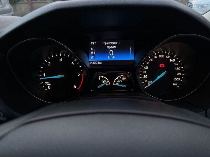 2015 Ford Focus Zetec 1.6L saloon
