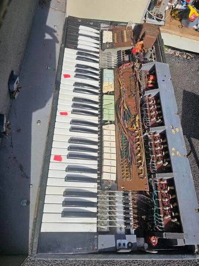 Farfisa Compact.