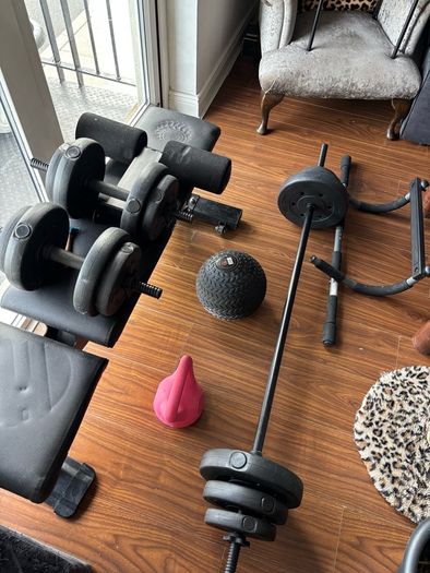 weight bench weights medicine ball pull up bar