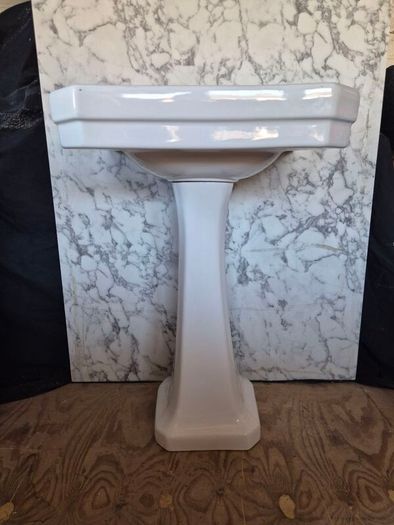 Two Burlington basins with full pedestal
