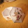 Porcelain tinker box Image 4