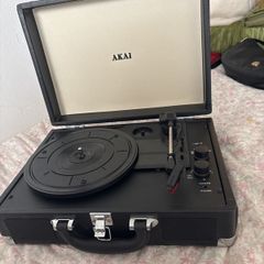 Broken record player