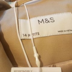 M&S Collection Petite Double Breasted Trench Coat / Mac - Size 14 Petite description:Beautiful classic mac / trench coat from the M&S Collection range .Brand: (M&S)Size: 14 Petite