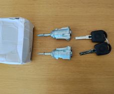 Early VW Polo Door Lock barrels and keys