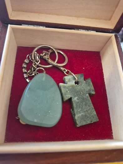 Vintage Irish Keyring with 2 Green Stones