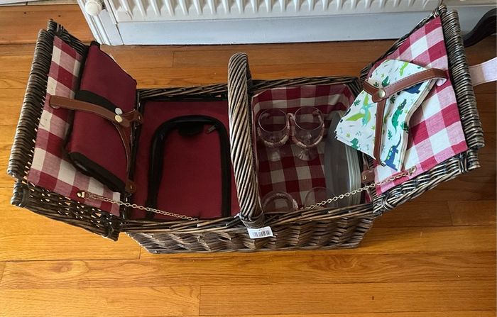 Wicker Picnic Basket for 4