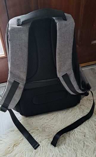 Juku backpack with USB charger
