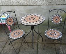 garden table with chairs
