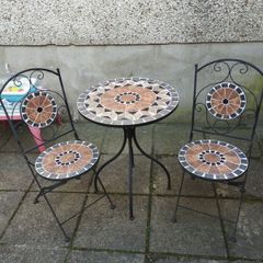 garden table with chairs