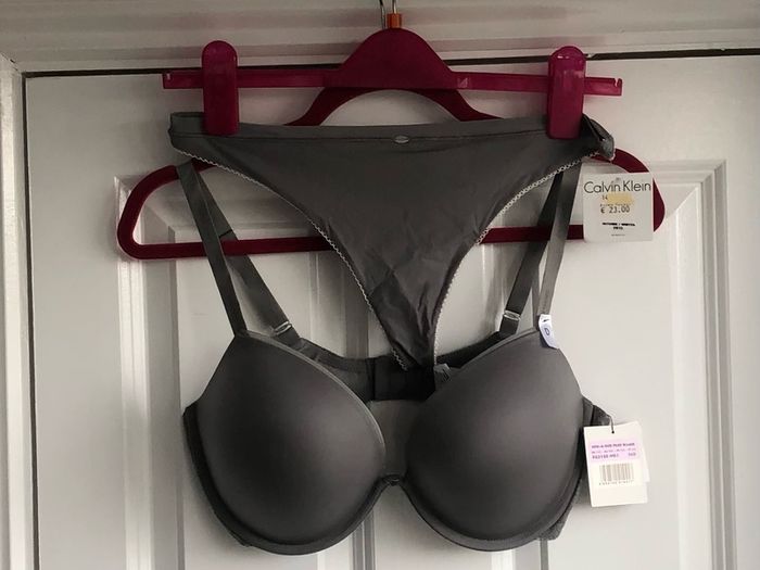 Calvin Klein underwear set - sz 36 D