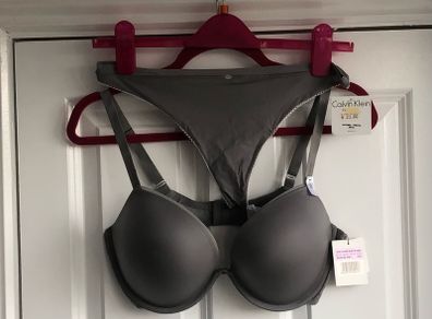 Calvin Klein underwear set - sz 36 D