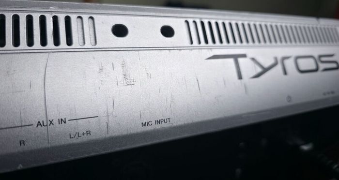 Tyros 5