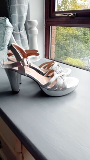 Ladies silver sandals heeled NEW