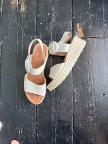 Size 40 cream wedge sandals