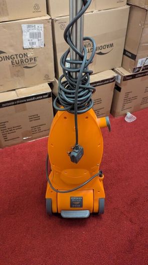 Carpet cleaner