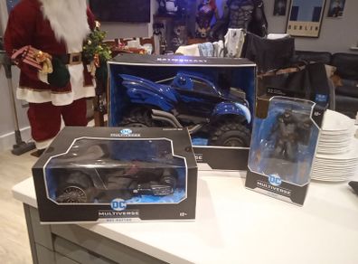 Mcfarlane Batman & Batmobile & Bat-raptor set