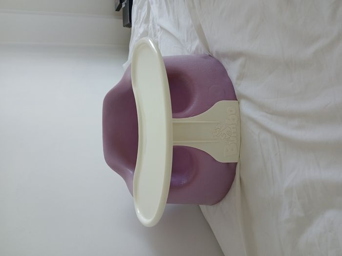 Bumbo baby seat and removable tray