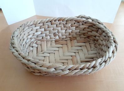 Small raffia basket