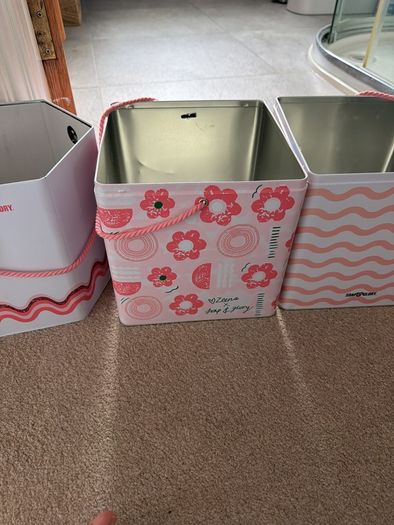 3 Empty large tins