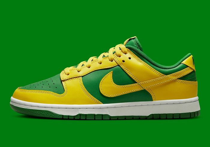 Nike Dunk Low Reverse Brazil UK 10 / US 11 DEADSTOCK