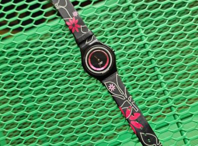 Vintage Swiss Swatch Slim Model Lady's Swiss made Watch Quartz from 2002