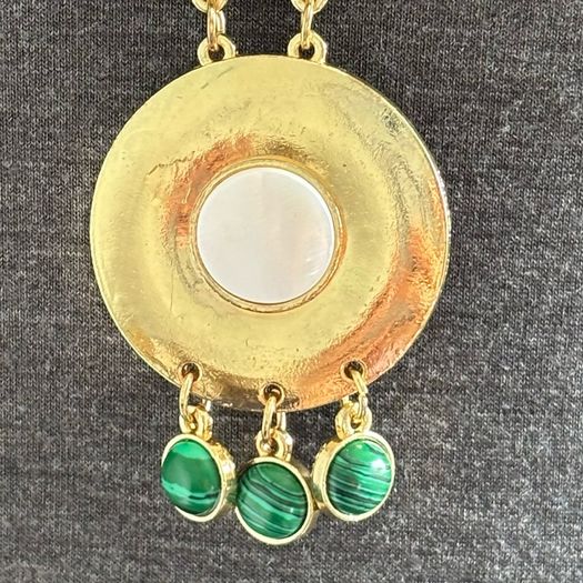 Gold tone necklace with malachite and shell