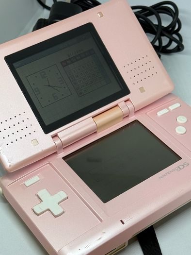 Pink nintendo Ds