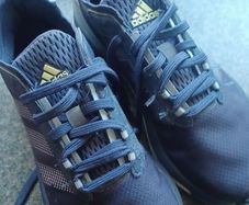 Boys Adidas runners size 4 (37)