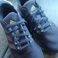 Boys Adidas runners size 4 (37)