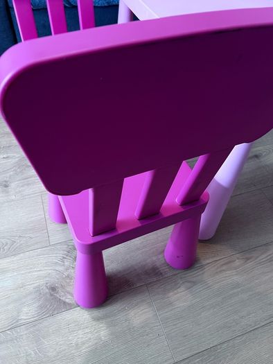 Kids plastic table and 2 chairs