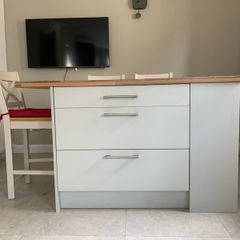 Free standing kitchen island