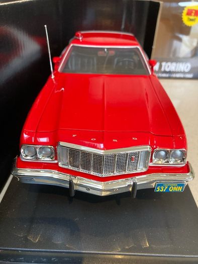 Ford Gran Torino Scale 1/18 Starsky & Hutch 2