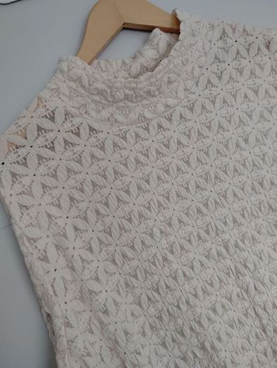 New.women long sleeves  top.size 16
