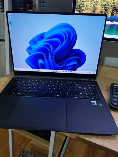 Samsung galaxy book 3 pro 360 laptop oled