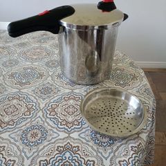 Pressure cooker 9L like new