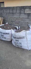 topsoil (unscreened)