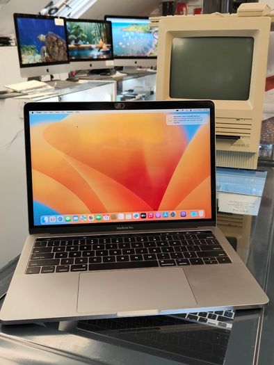 MacBook Pro 13.3" Touch Bar A1706 2017 3.5GHz Intel i7 | 500GB SSD | 16GB Memory macOS Ventura (Iris Plus Graphics 650 1536 MB) Battery Cycle: 131