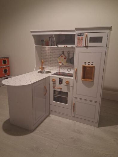 Little Chef Modern Deluxe Wooden Kitchen and Breakfast Bar
