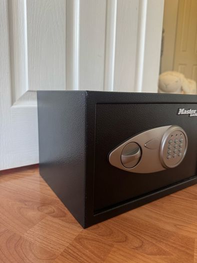Master lock digital combination safe