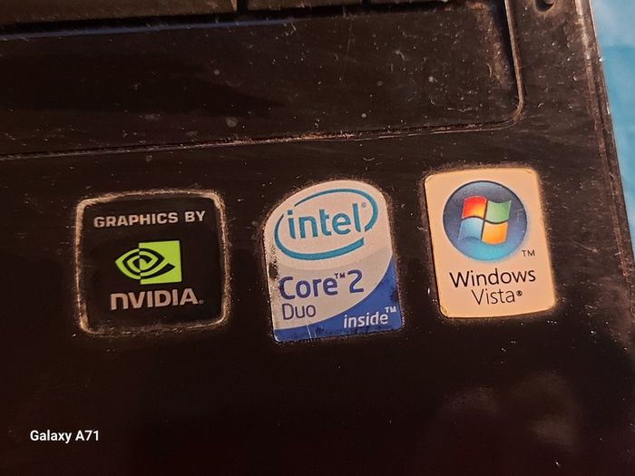 Samsung R610 15.6 inch Laptop, 3GB Ram, 300GB HDD, Intel Core 2 Duo CPU T6400 2.00GHz, indows 7 Home Premium, Chrome, Youtube, and VLC for best movie experience