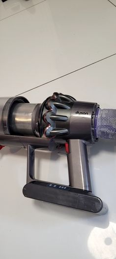 Dyson cyclone V10