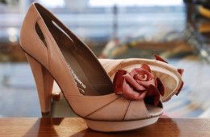 Salvador Sapena shoes nude size 5