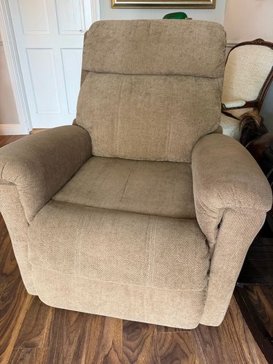 Riser Recliner Armchair great condition
