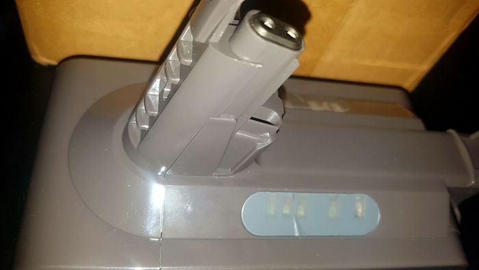 Dyson V10 4800mah replacement battery with filter