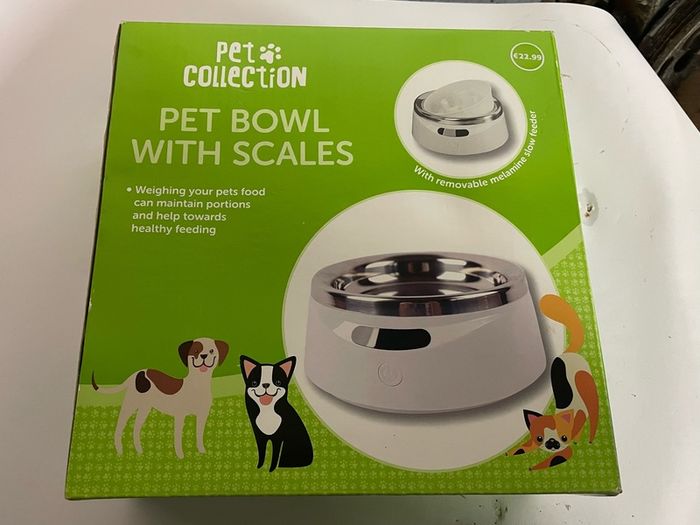 Pet Bowl With Scales